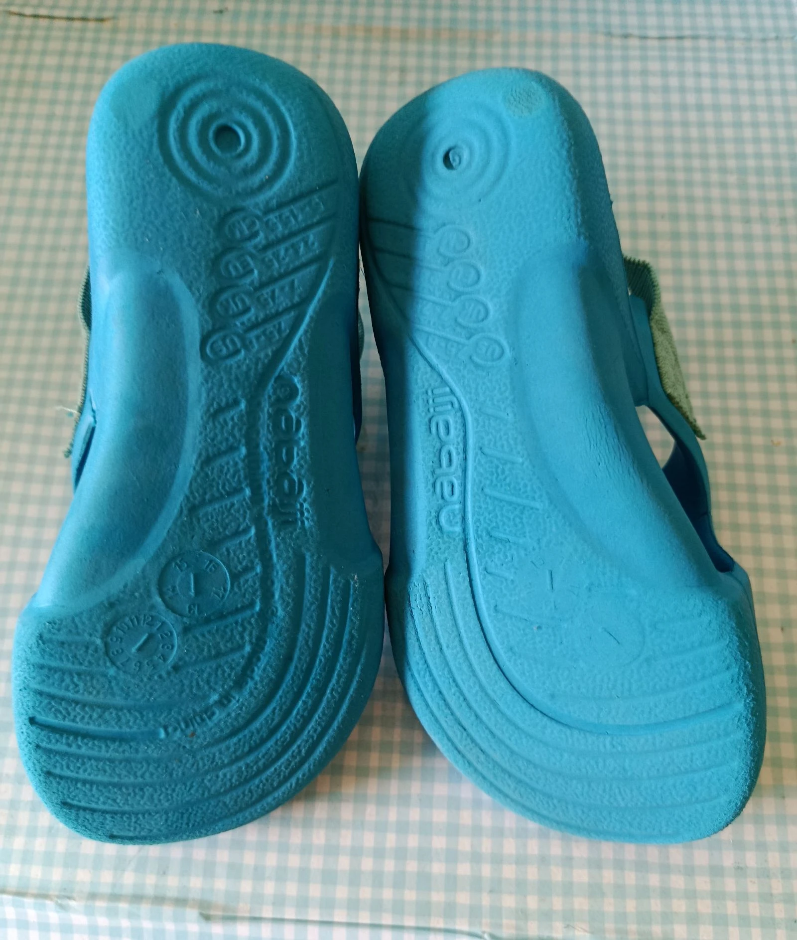 Blue pool flip-flops – photo 2